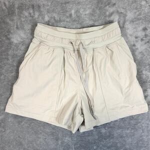 Lululemon Women’s Khaki Shorts Size 2 Athletic Stretch Casual Performance Yoga